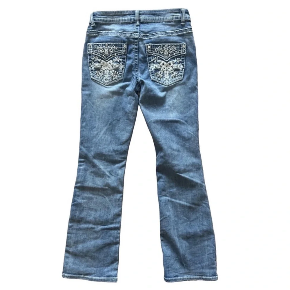 ✨ TELEPATIA Women’s Low-Rise Decorative Pocket Bootcut Jeans Size 27 ⭐ - Picture 3 of 12